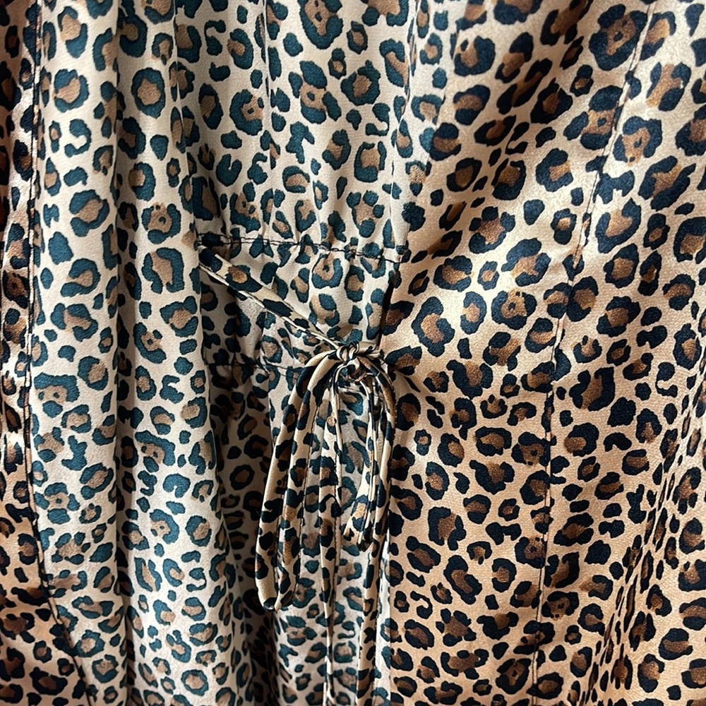 Morgan Taylor Intimates Satin Cheetah Print Robe - Picture 6 of 8